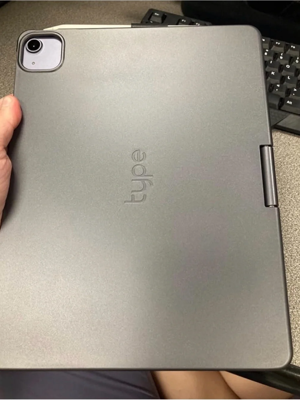 Magnetic keyboard case for iPad Pro 11
